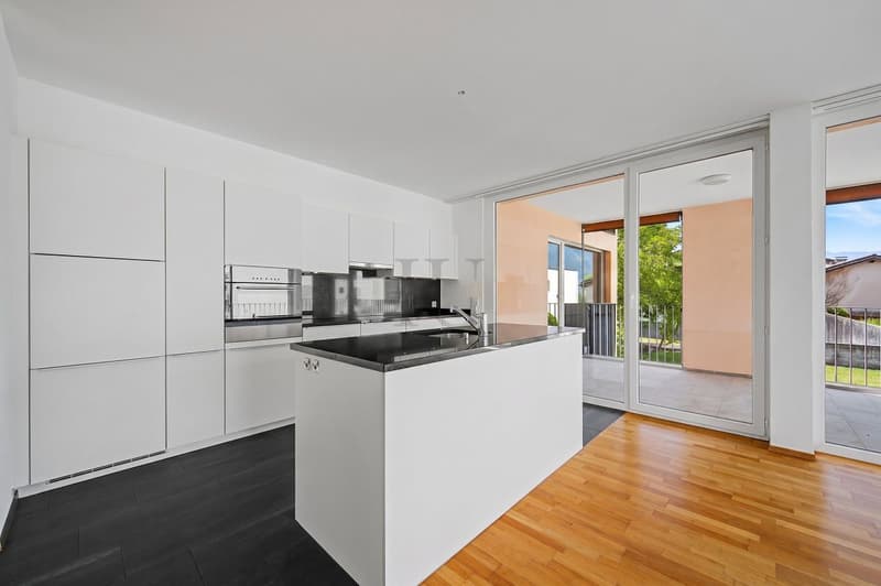 SPACIOUS LIVING IN ATTRACTIVE LOCATION (8)