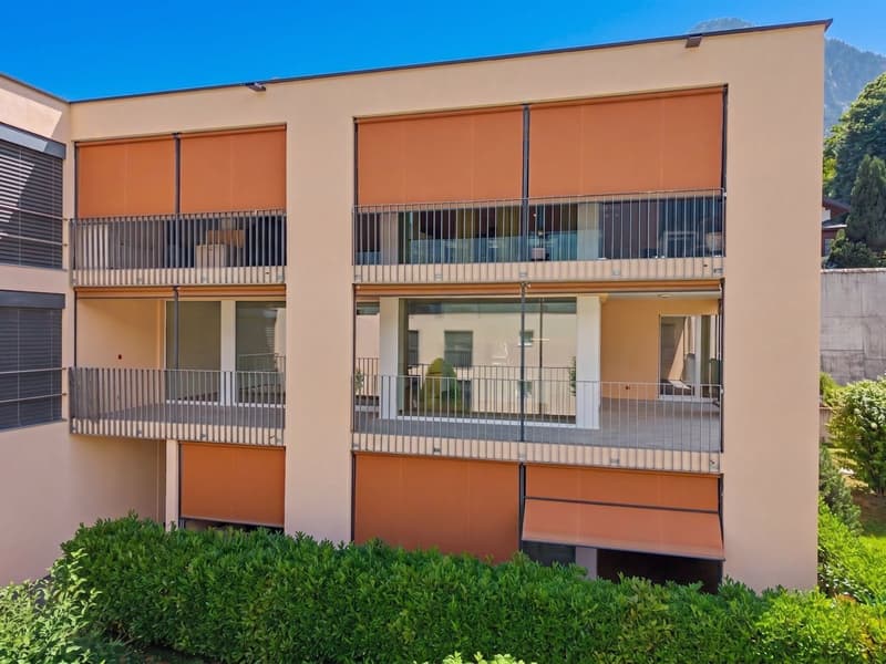 SPACIOUS LIVING IN ATTRACTIVE LOCATION (2)
