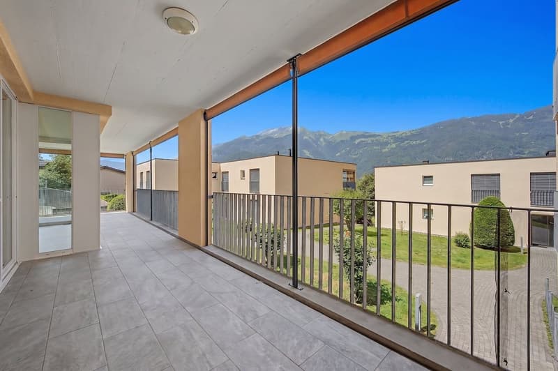SPACIOUS LIVING IN ATTRACTIVE LOCATION (7)