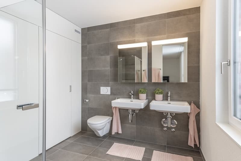 Nasszelle mit Dusche/WC - Musterfoto