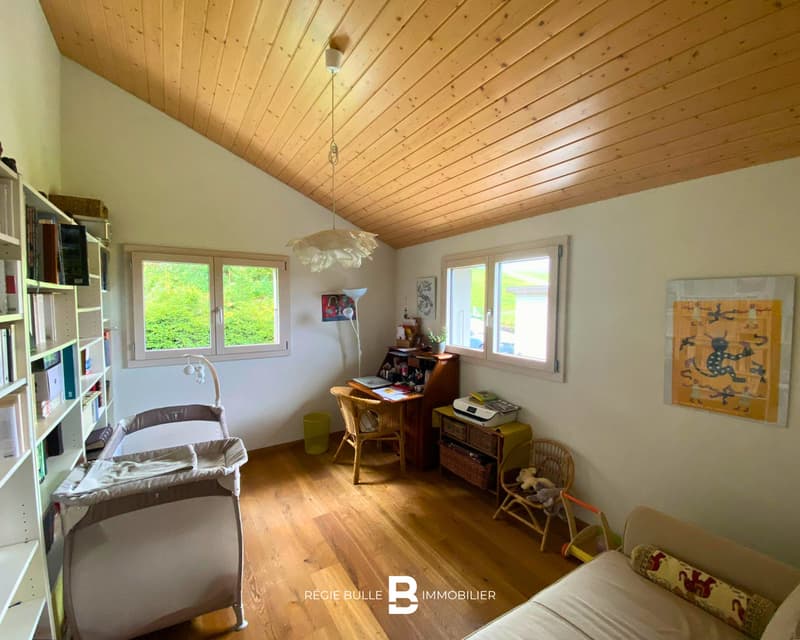 Belle villa située dans un quartier calme au coeur de la verdure (9)