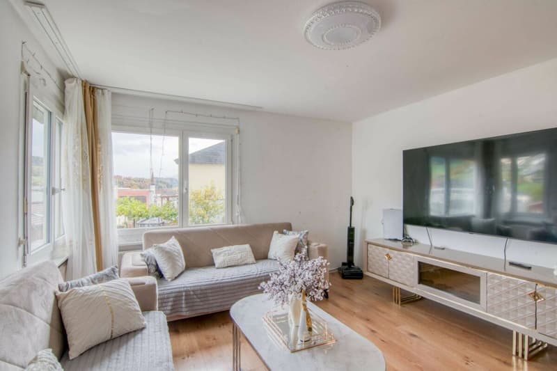 Vivere nel centro di Oberdiessbach - appartamento di 4,5 locali, pronto per un nuovo splendore grazie al vostro impegno personale (2)