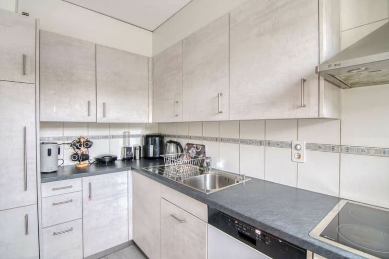 Vivere nel centro di Oberdiessbach - appartamento di 4,5 locali, pronto per un nuovo splendore grazie al vostro impegno personale (8)