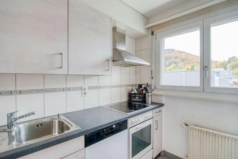 Vivere nel centro di Oberdiessbach - appartamento di 4,5 locali, pronto per un nuovo splendore grazie al vostro impegno personale (7)