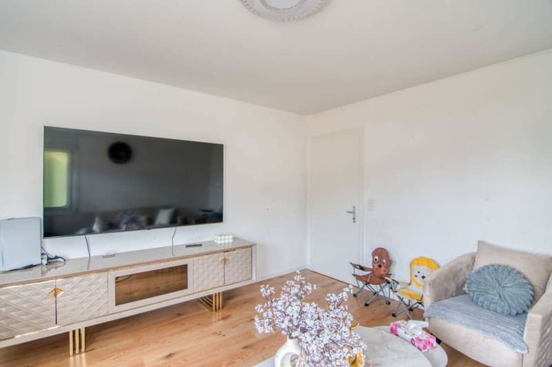 Vivere nel centro di Oberdiessbach - appartamento di 4,5 locali, pronto per un nuovo splendore grazie al vostro impegno personale (3)