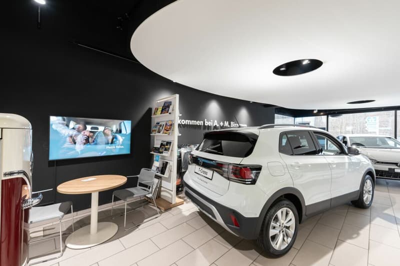 Commercial property with parking hall in top location in Bern - versatile and perfectly connected (3)