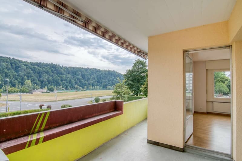 Retreat by Lake Wohlensee: 3.5-room apartment with 2 balconies & a parking space (16)