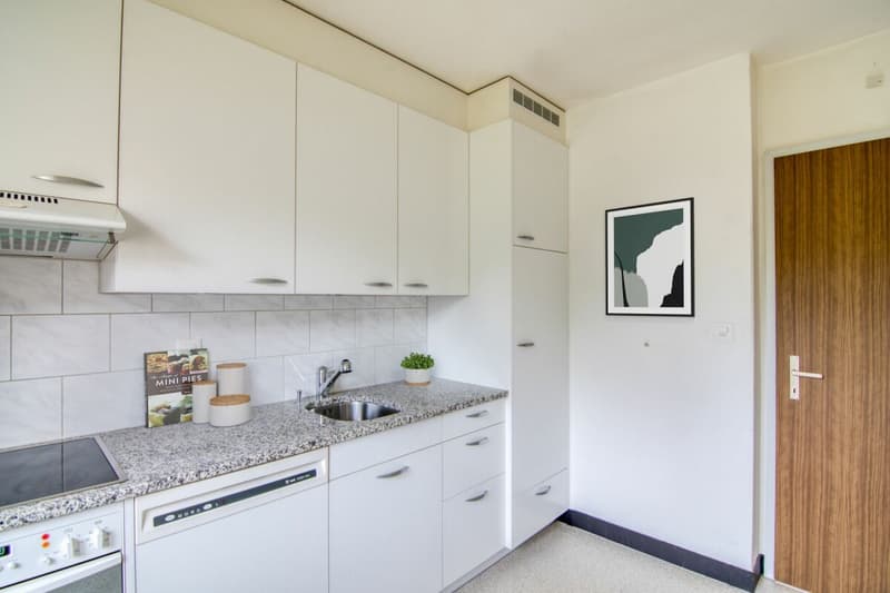 Retreat by Lake Wohlensee: 3.5-room apartment with 2 balconies & a parking space (8)