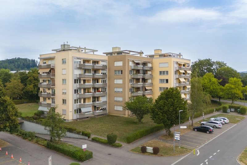 Retreat by Lake Wohlensee: 3.5-room apartment with 2 balconies & a parking space (22)