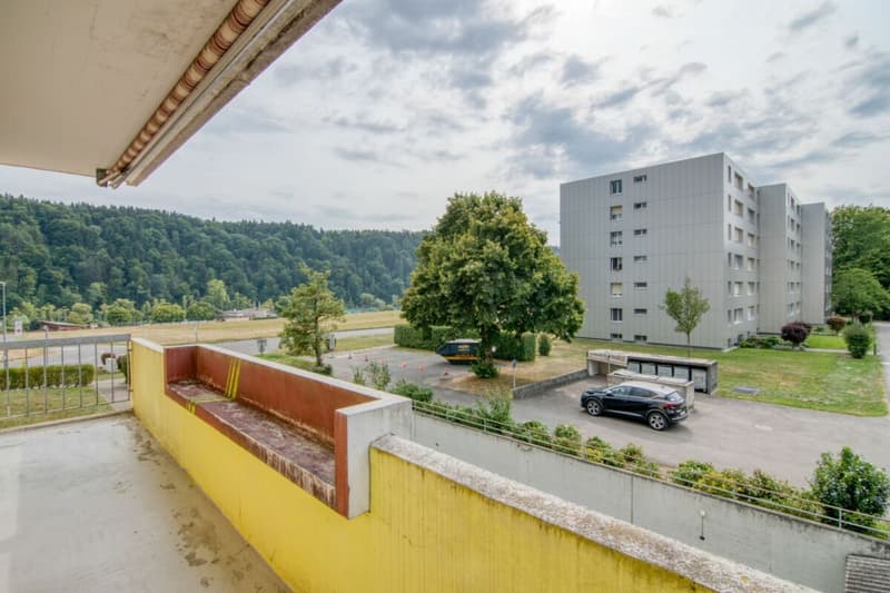 Retreat by Lake Wohlensee: 3.5-room apartment with 2 balconies & a parking space (15)