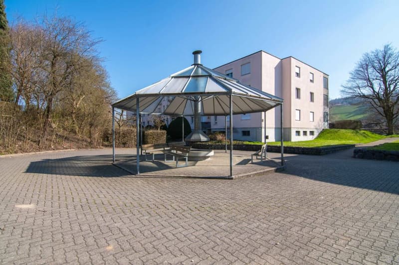 Natura e vicinanza alla città - appartamento 3,5 locali ben mantenuto con giardino invernale, balcone & posto auto a Stettlen (19)