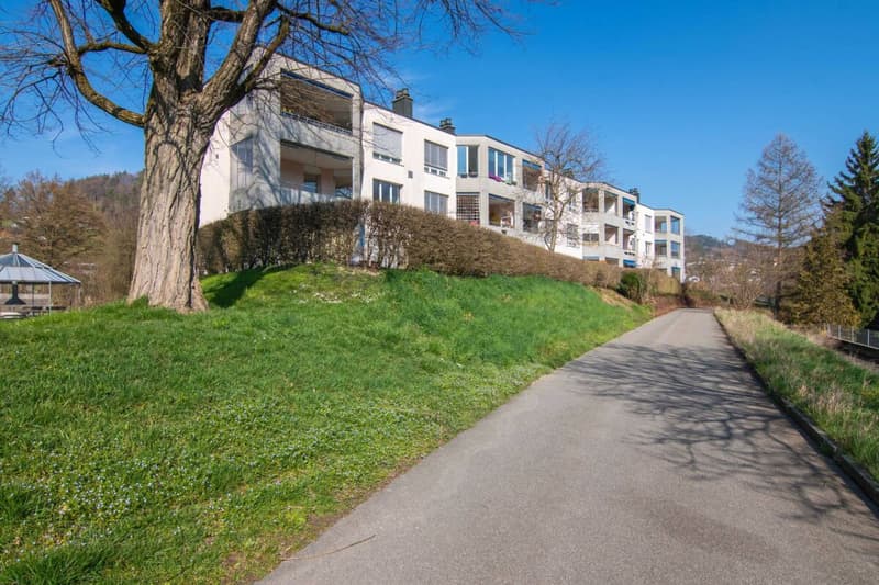 Natura e vicinanza alla città - appartamento 3,5 locali ben mantenuto con giardino invernale, balcone & posto auto a Stettlen (22)