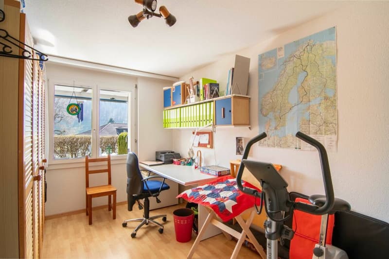 Natura e vicinanza alla città - appartamento 3,5 locali ben mantenuto con giardino invernale, balcone & posto auto a Stettlen (11)