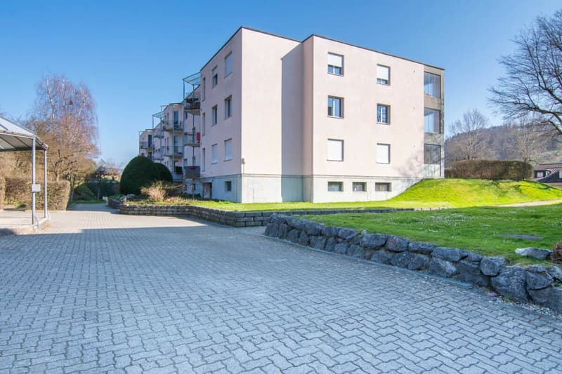 Natura e vicinanza alla città - appartamento 3,5 locali ben mantenuto con giardino invernale, balcone & posto auto a Stettlen (21)