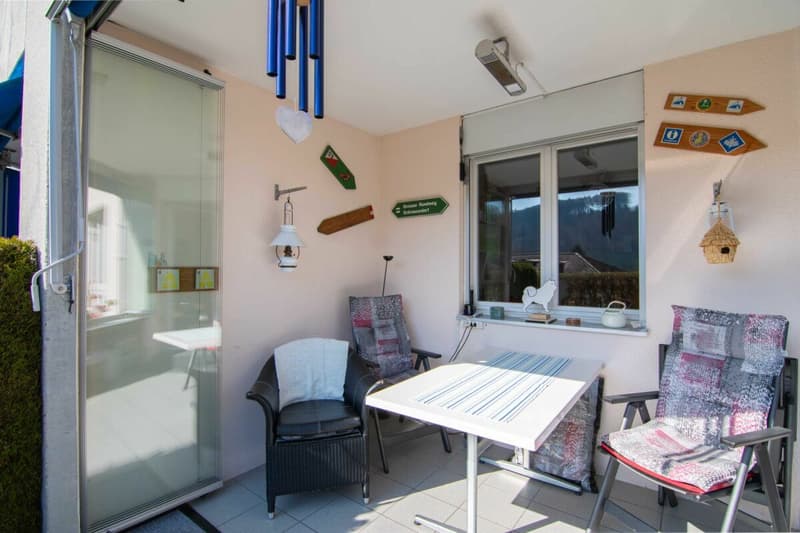 Natura e vicinanza alla città - appartamento 3,5 locali ben mantenuto con giardino invernale, balcone & posto auto a Stettlen (15)