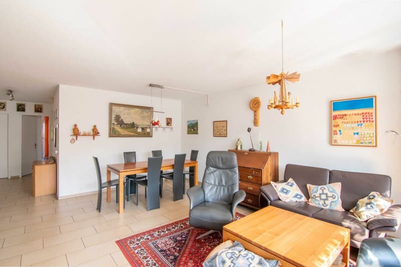 Natura e vicinanza alla città - appartamento 3,5 locali ben mantenuto con giardino invernale, balcone & posto auto a Stettlen (5)