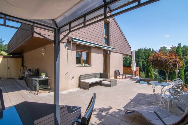Very well-maintained 5.5-room semi-detached house with a dreamy garden, far-reaching views, and space for the whole family! (13)
