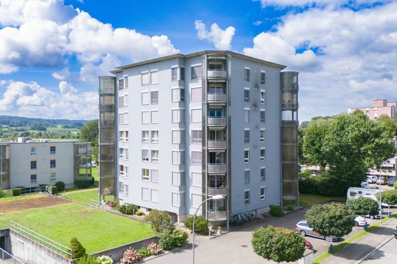 Grosszügige 3.5-Zimmerwohnung an Top-Lage | 94 m² | 2 Bäder | Balkon | Keller | Parkplatz (12)