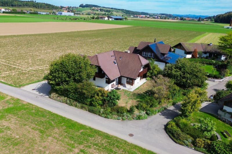 Freistehendes Zweifamilienhaus mit vielseitigem Raumangebot und Atelier (13)