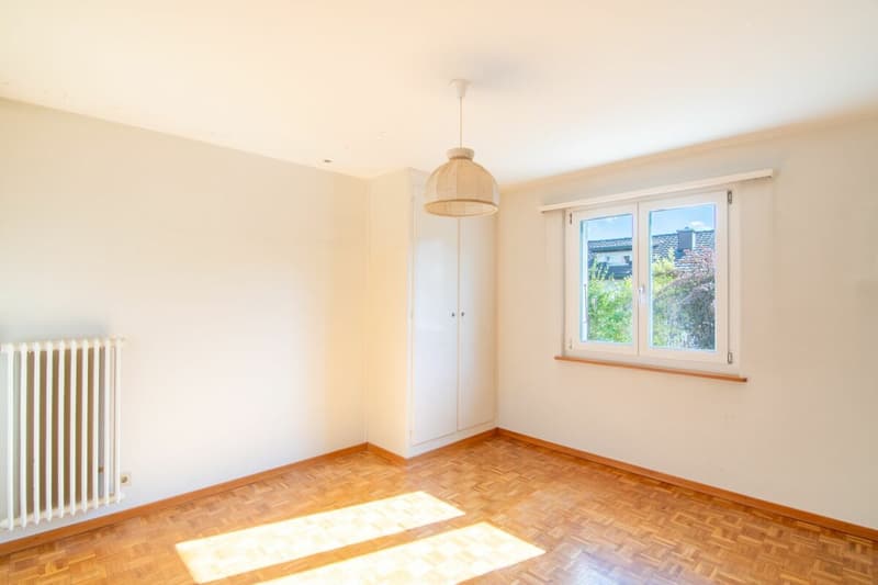 Attraktive 5.5-Zimmer- Doppelhaushälfte als Ein- oder Zweifamilienhaus nutzbar (7)