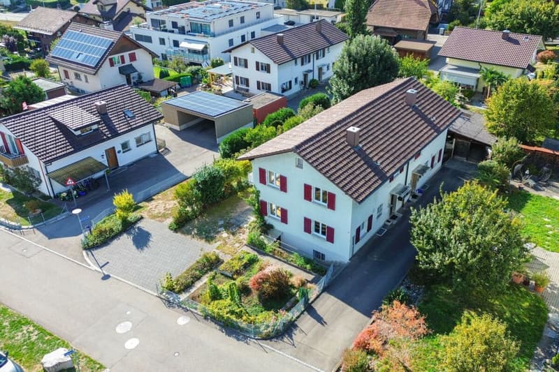 Attraktive 5.5-Zimmer- Doppelhaushälfte als Ein- oder Zweifamilienhaus nutzbar (14)