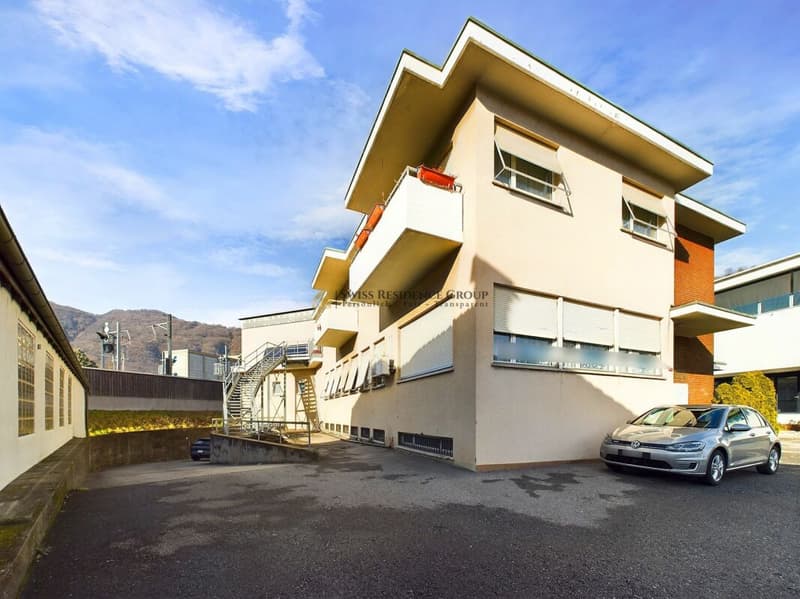 Immobiliare residenziale e commerciale a Lamone - Un'opportunità di investimento in una posizione ottimale! (3)