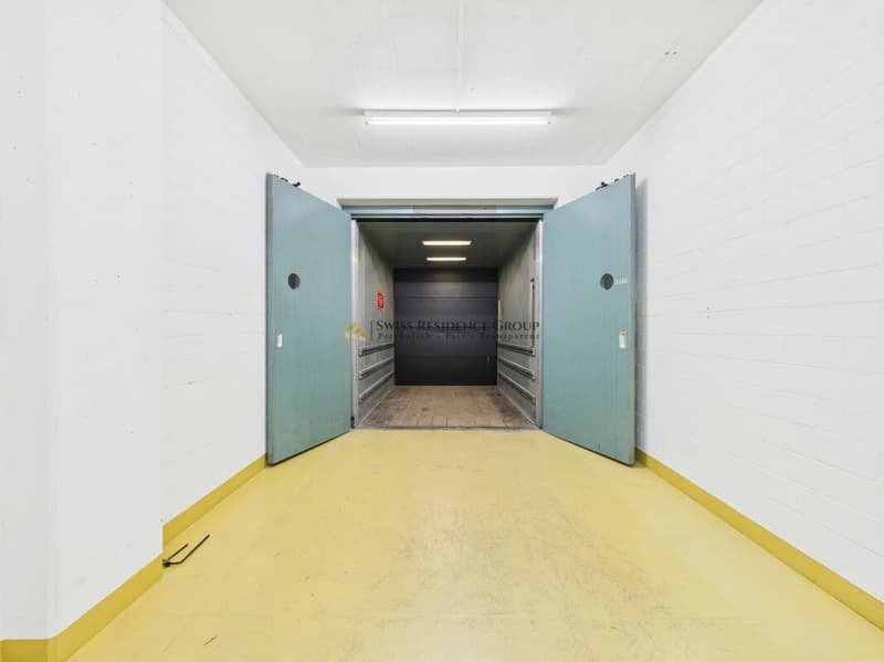 Ampio spazio di stoccaggio in una posizione centrale a Winterthur (16)