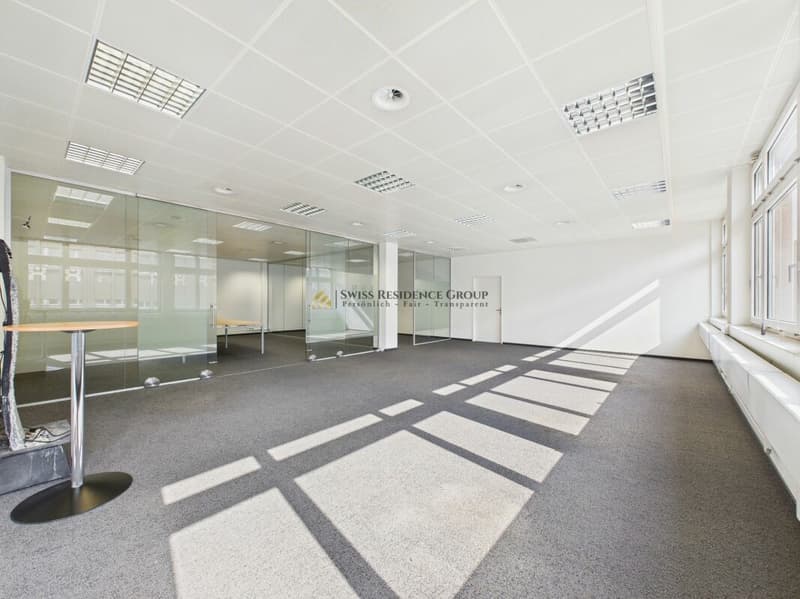 Locali di ufficio e formazione moderni vicino alla stazione (2)