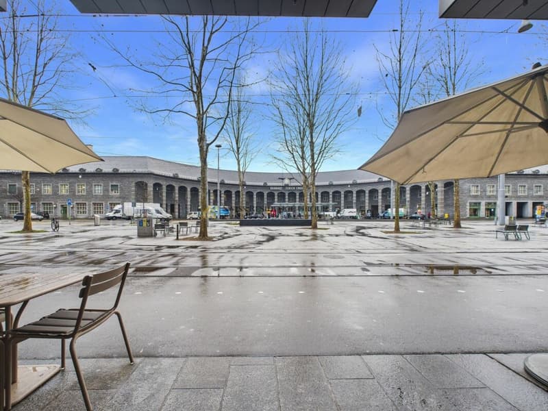 Ufficio attrezzato in posizione centrale con concetto di coworking ben pensato (2)
