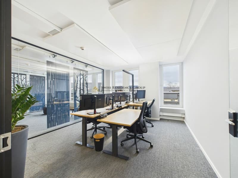Ufficio attrezzato in posizione centrale con concetto di coworking ben pensato (4)