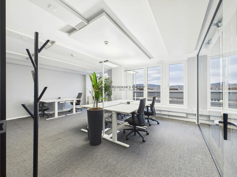 Ufficio attrezzato in posizione centrale con concetto di coworking ben pensato (5)