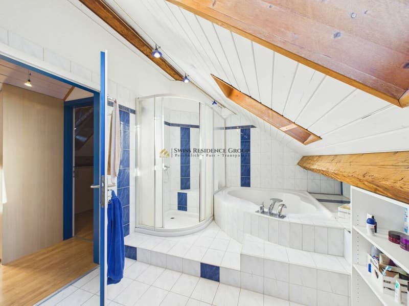 Appartamento-mansarda soffitto luminoso con charme e 165 m² di spazio abitativo (6)
