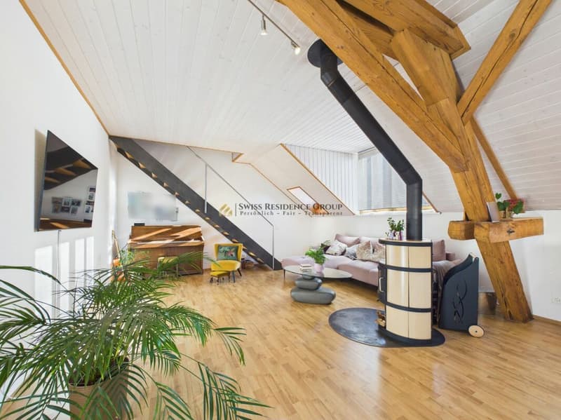 Appartamento-mansarda soffitto luminoso con charme e 165 m² di spazio abitativo (4)