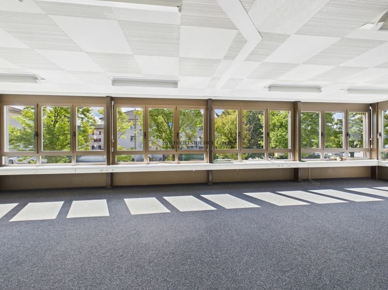 Bureau représentatif au cœur de Bülach (9)