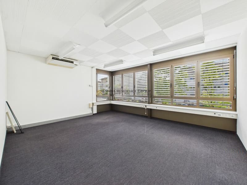 Bureau représentatif au cœur de Bülach (6)