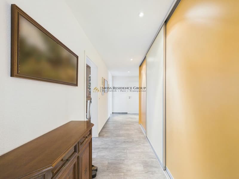 Exklusive 5,5-Zimmer-Wohnung mit Premium-Ausstattung und attraktivem Steuerfuss (72 %) (9)