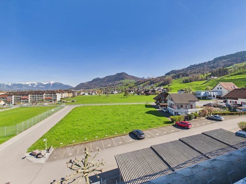 Bright attic apartment with a wonderful view of the mountains and lake (19)