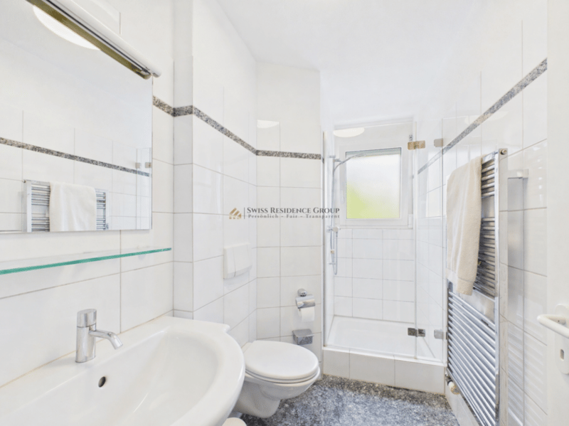 RESERVIERT: Helle Familienwohnung mit Terrasse, Lift und Seesicht (11)