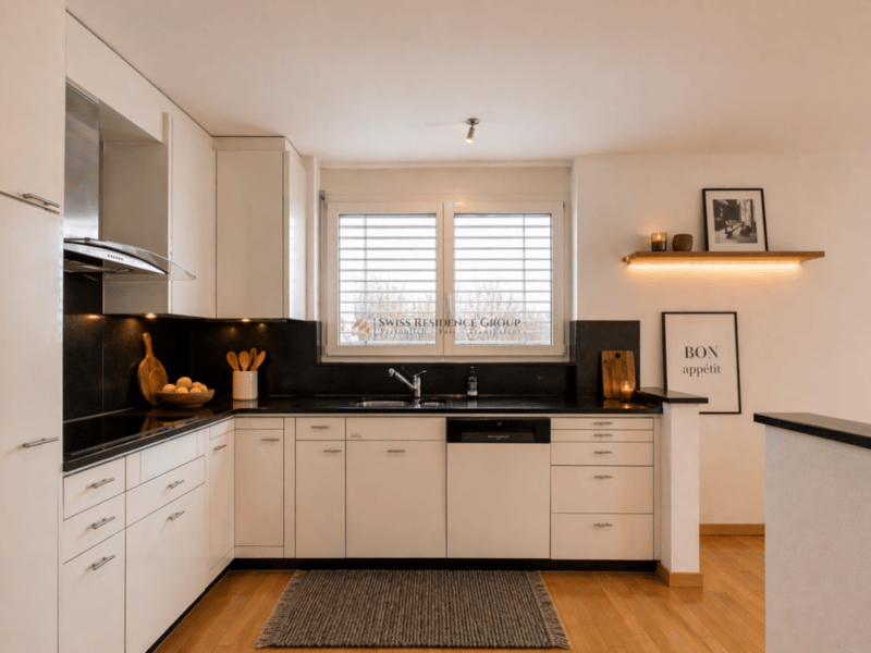 RESERVIERT: Helle Familienwohnung mit Terrasse, Lift und Seesicht (6)