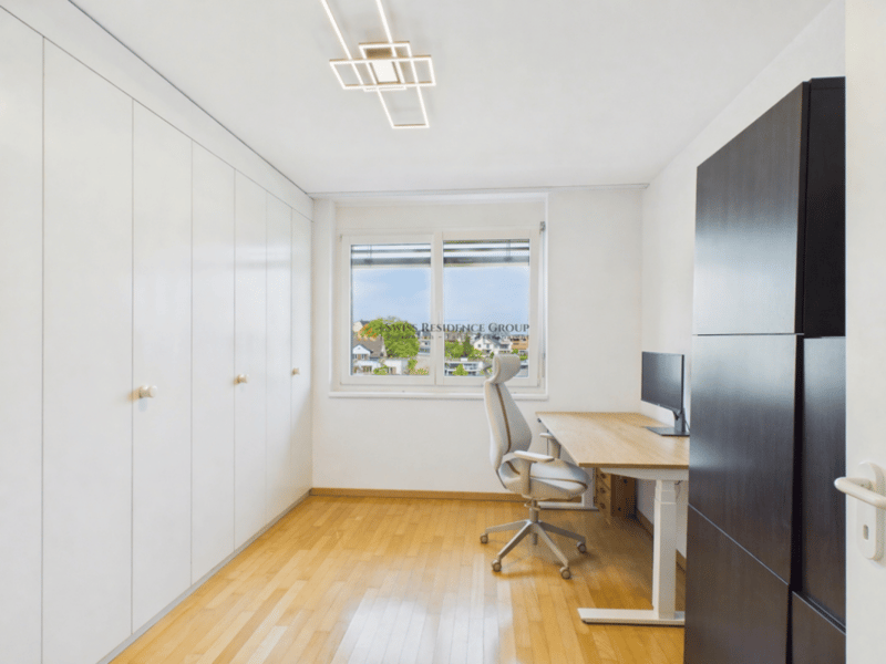 RESERVIERT: Helle Familienwohnung mit Terrasse, Lift und Seesicht (10)