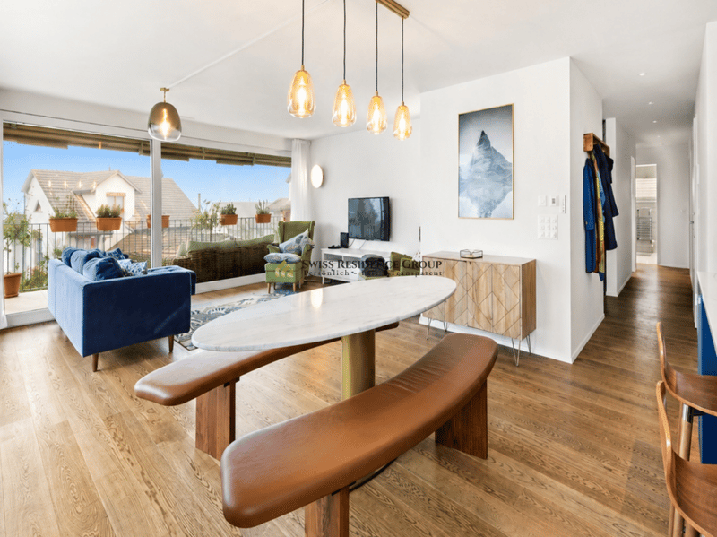 Modern property with views of the lake and mountains (6)