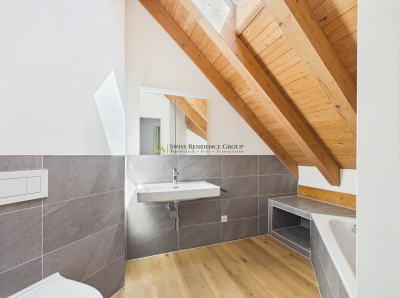 Paradis résidentiel lumineux avec quatre balcons et une cheminée (6)