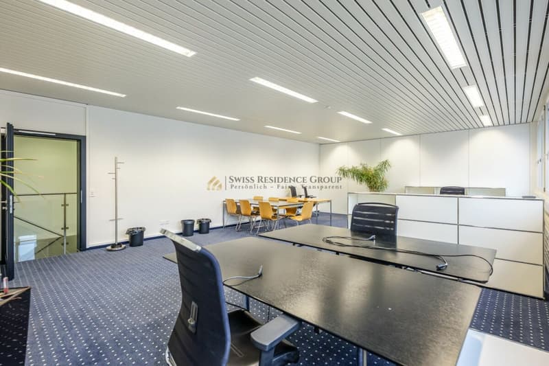 Espace de bureau et de formation représentatif directement à la gare de Würenlos (6)