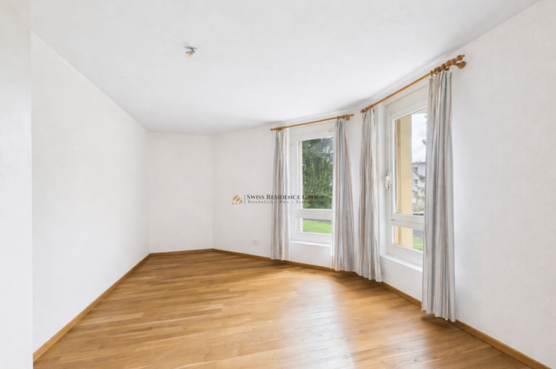 Single-family house with large plot and adjacent agricultural parcel (16)
