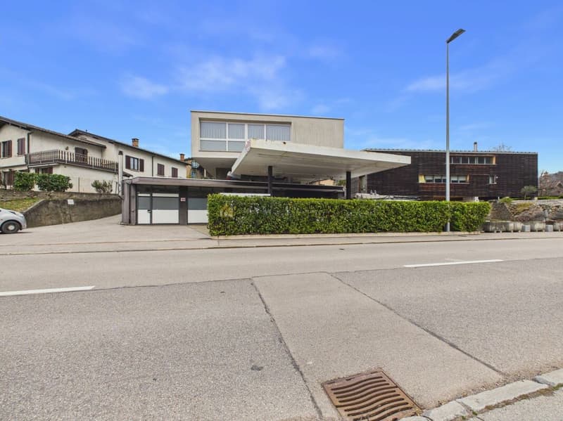 Maison avec de grands espaces et dépôt louable - excellente opportunité à Arzo (2)