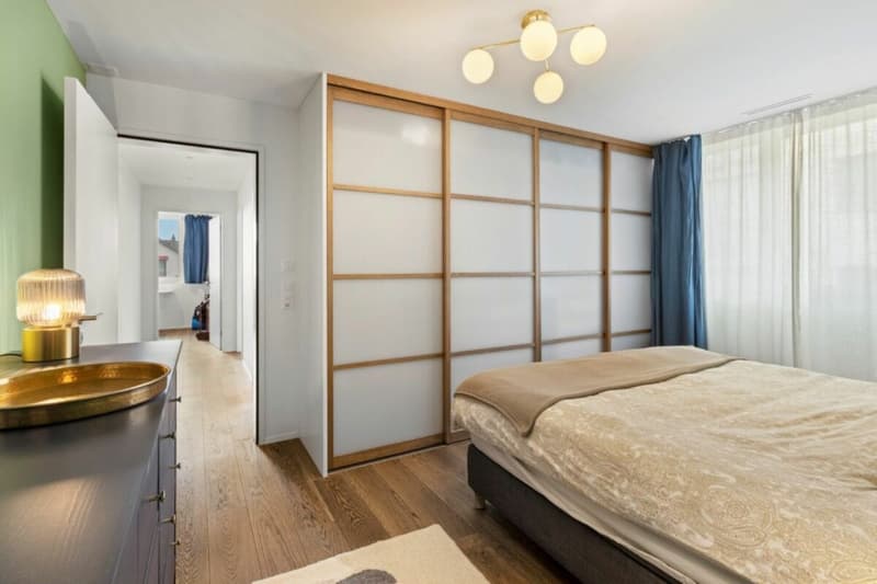 Modern property with views of the lake and mountains (11)
