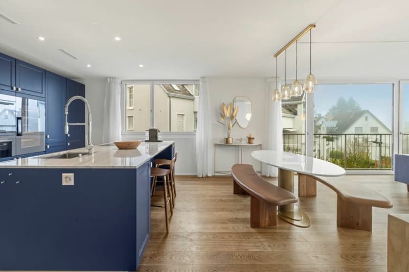 Modern property with views of the lake and mountains (6)