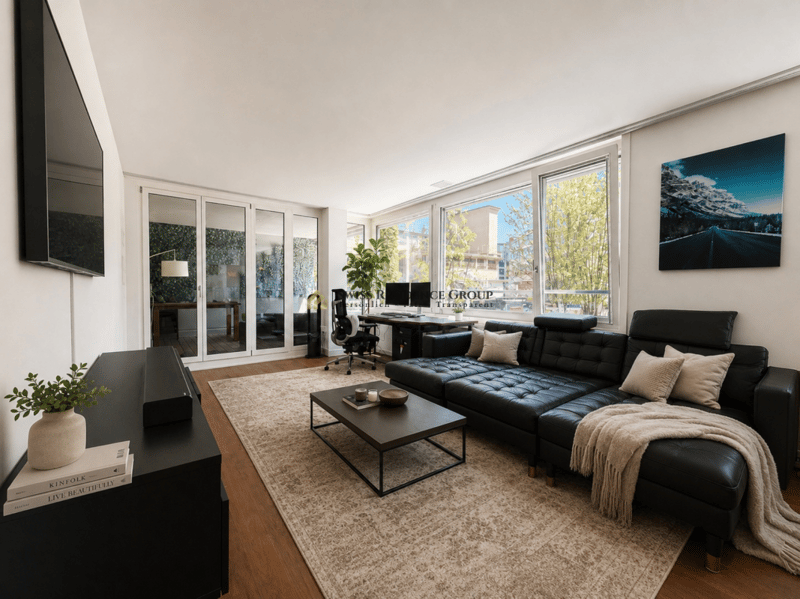 Elegant with spacious loggia in a privileged location in district 5 (2)