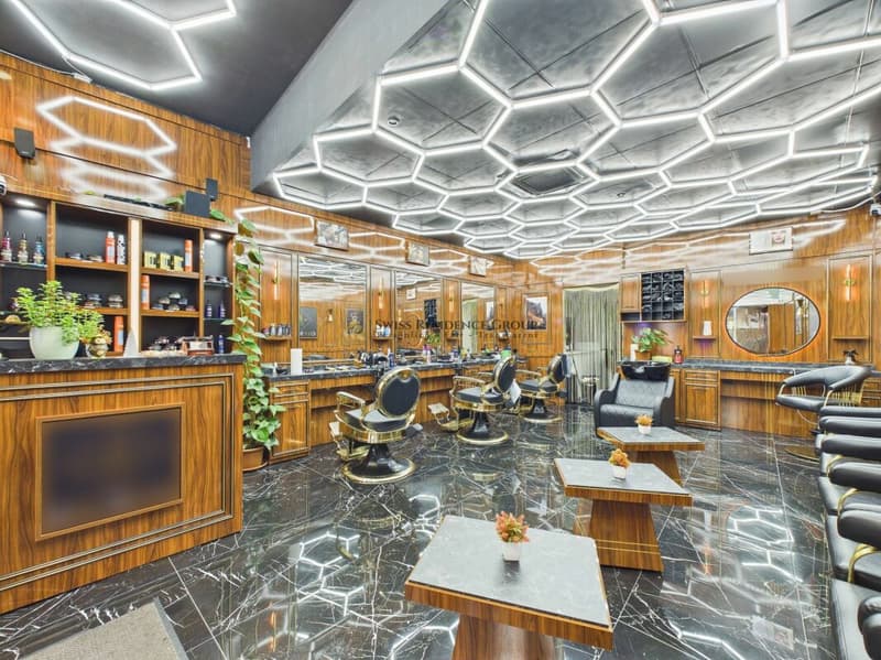 Etablierter Coiffeur-Salon an Toplage in Winterthur zu übernehmen (2)