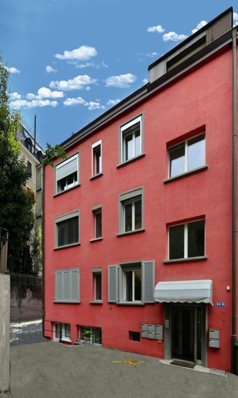 At the best location, furnished and including outdoor parking (limited until the end of August) (11)